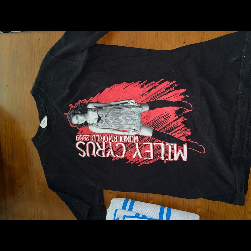 2009 MILEY CYRUS WONDERWORLD TOUR T-SHIRT SMALL RARE